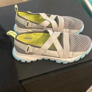 Womans size 8.5 slip on timberland sneakers